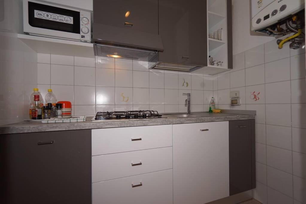 Central Guesthouse Cir 015146-Cni-01484 Мілан Екстер'єр фото